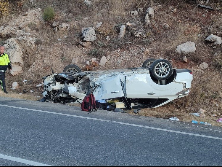 Antalya’da Trafik Kazası: 4 Yaralı