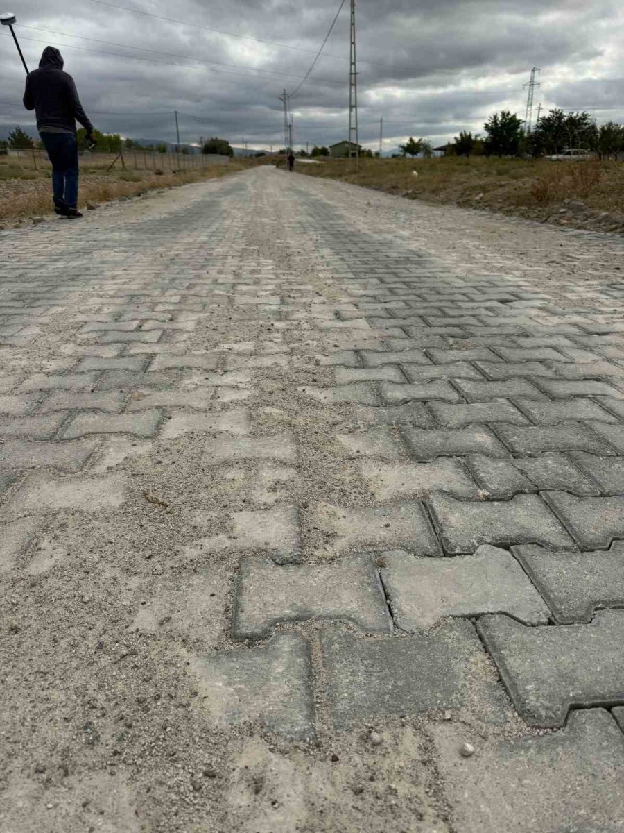 17 Kırsal Mahalleye 50 Bin Metrekarelik Kilitli Parke Yatırımı