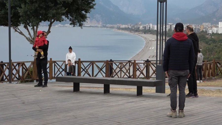 Antalya’da Atatürk İçin Karada Ve Denizde Saygı Duruşu