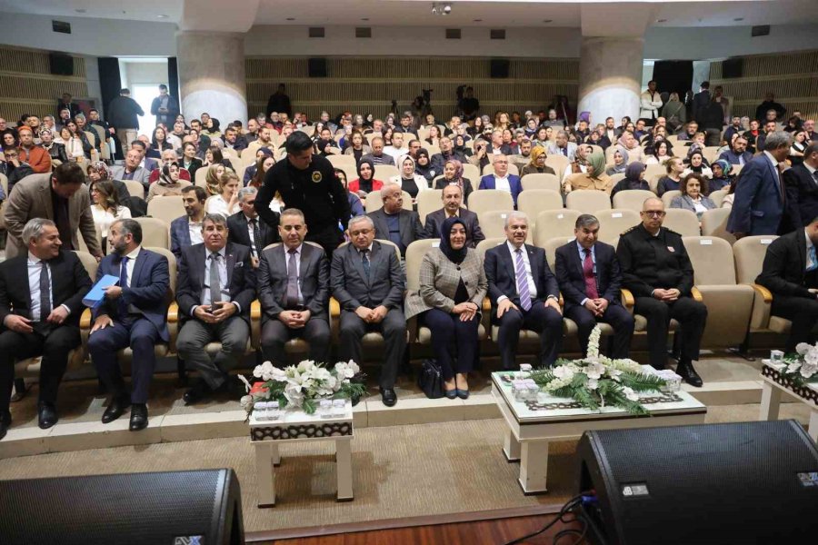 Konya’da “en İyi Narkotik Polisi Anne” Semineri Düzenlendi