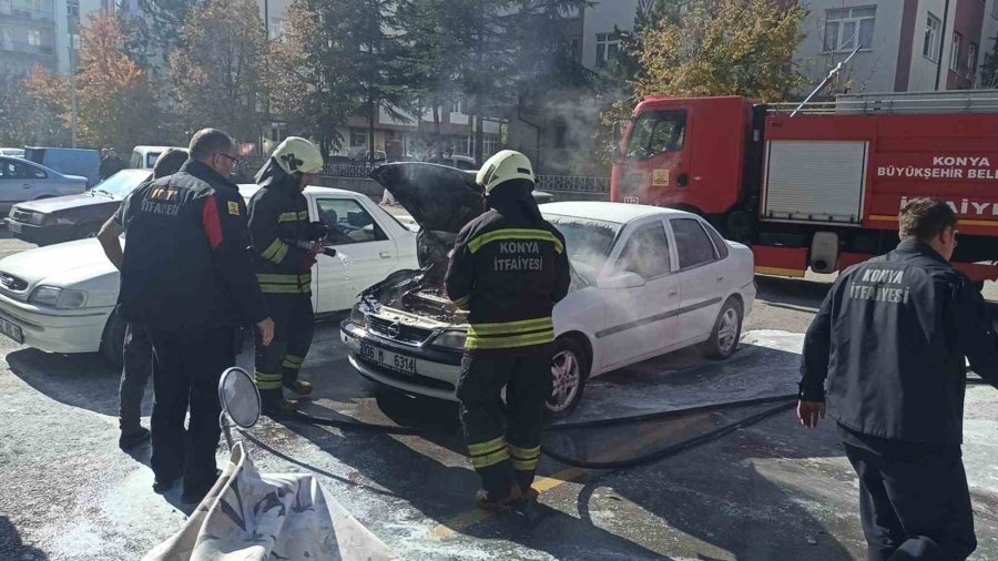 Otomobildeki Yangın Büyümeden Söndürüldü