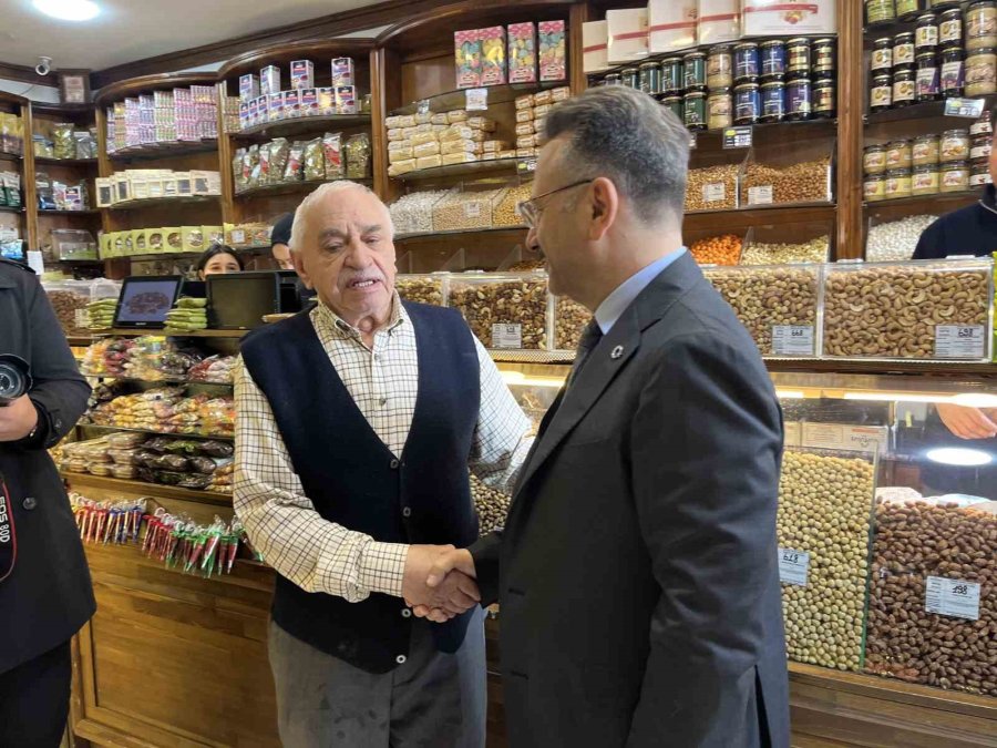 Esnaftan, Ziyaretlerine Gelen Vali Hüseyin Aksoy’a İkram