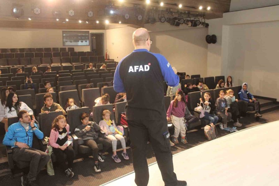 Kepez’den Düzce Depreminin Yıl Dönümünde Çocuklara Afet Eğitimi