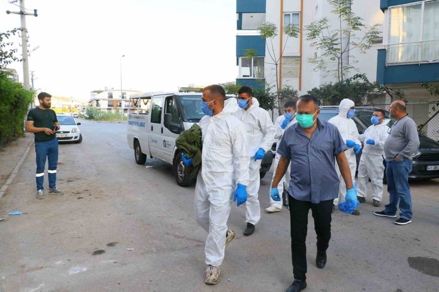 Kapı Ve Camları Bantlayan 3 Kardeş, Oda İçerisinde Kömür Yakarak Hayatlarına Son Verdi