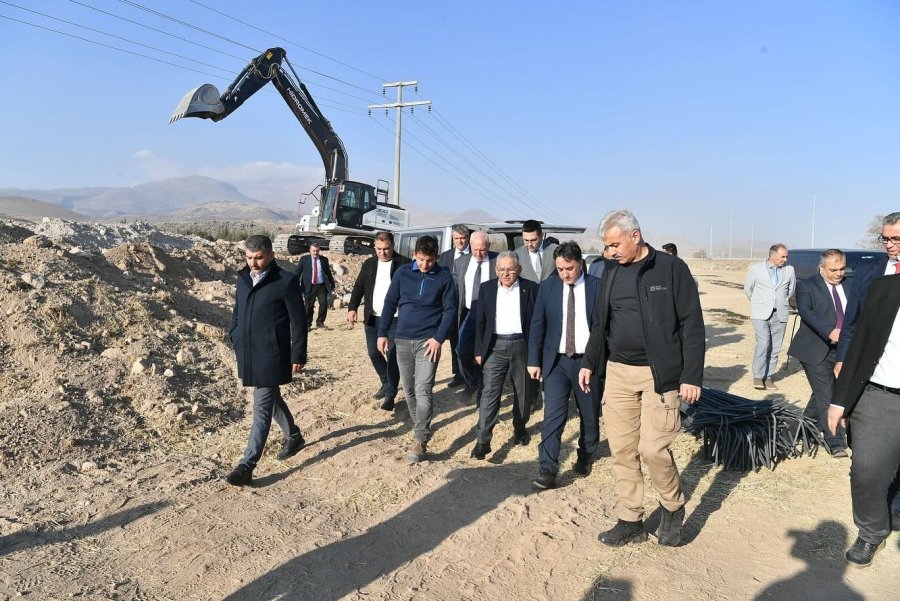 Başkan Büyükkılıç, Develi’nin Giriş Kapısı Olacak Yeni Terminal İnşaatını İnceledi