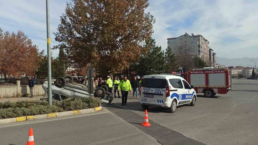 Takla Atan Otomobildeki Dede Torun Yaralandı