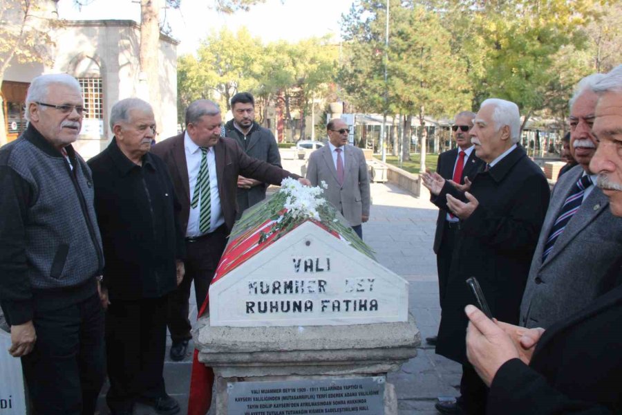 Vali Muammer Bey Mezarı Başında Anıldı