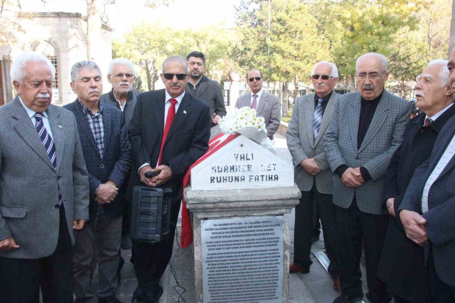 Vali Muammer Bey Mezarı Başında Anıldı