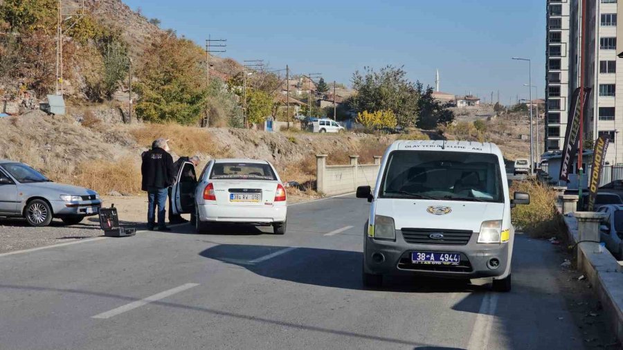 Kayseri’de Bıçaklı Kavga: 13 Yaşındaki Çocuk Ağır Yaralandı