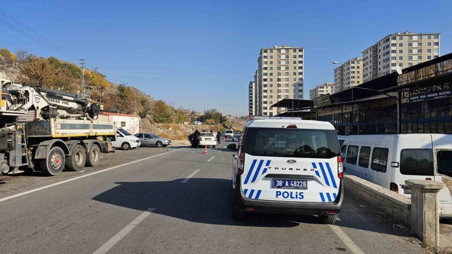 Kayseri’de Bıçaklı Kavga: 13 Yaşındaki Çocuk Ağır Yaralandı