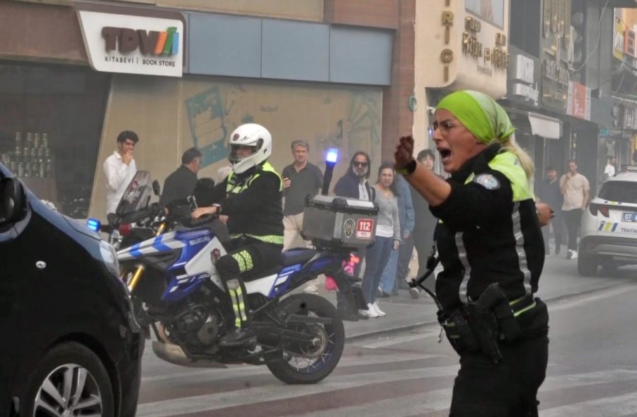 Kadın Polisin Yangın Hassasiyeti: Dumanı Görünce İhbarı Geçti, İtfaiyenin Hızlı Gelebilmesi İçin Yoğun Çaba Harcadı