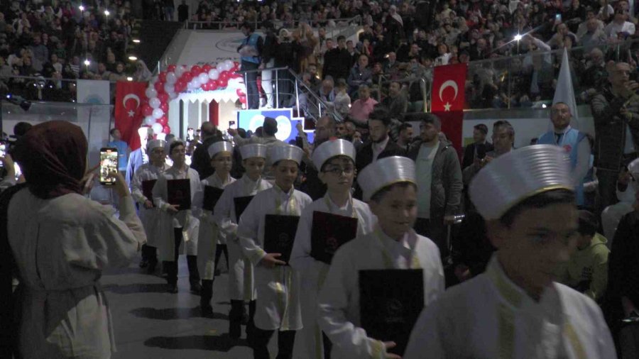 Kayseri’de 438 Öğrenci Hafızlık Belgesi’ni Aldı