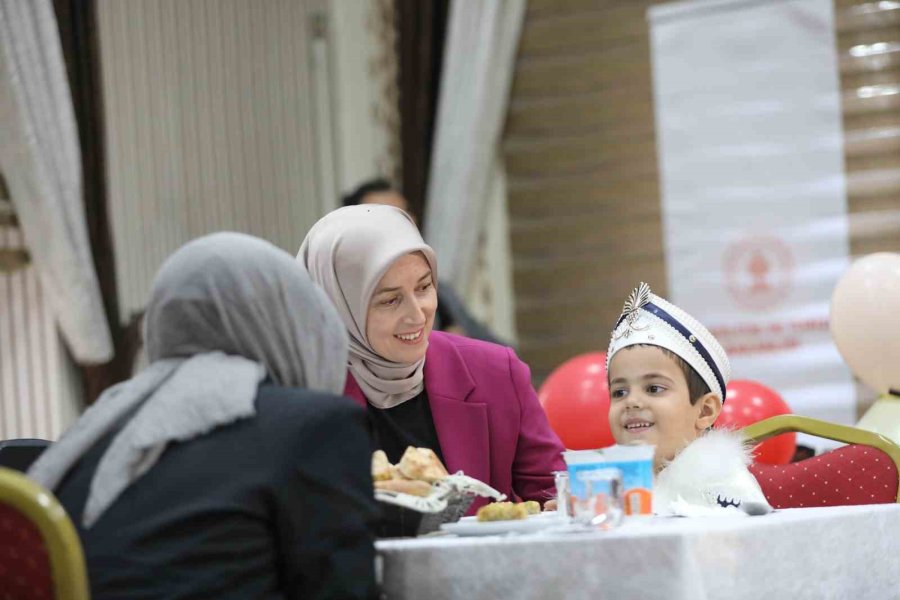 Kayseri Vakıflar Bölge Müdürlüğü, Niğde’de Sünnet Şöleni Yaptı