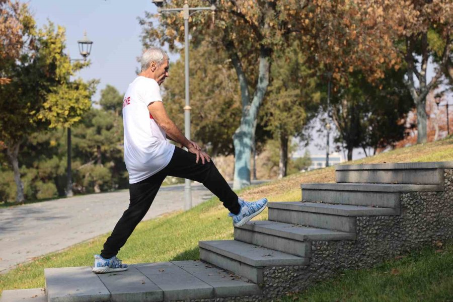 78 Yaşında Hipertansiyon, Kolesterol Ve Şeker Başlangıcını Koşarak Yendi