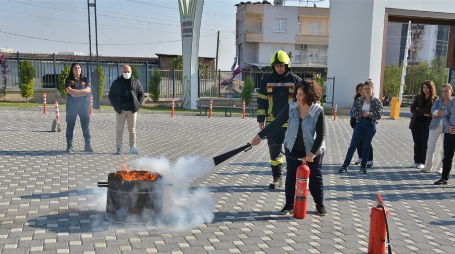 Mersin’de Meskun Mahalde Yangına Müdahale Eğitimi Verildi