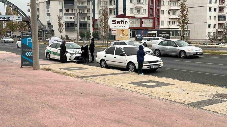 Aksaray’da Otomobilin Çarptığı 2 Çocuk Yaralandı