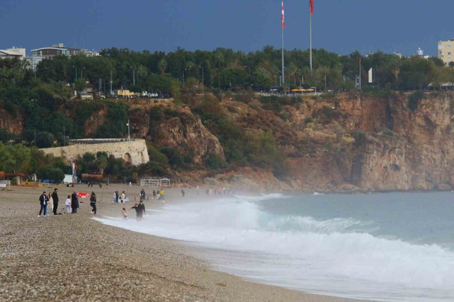 Kar, Yağmur, Güneş: Antalya 4 Saatte 3 Mevsimi Yaşadı