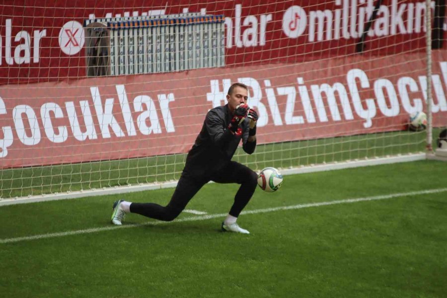 A Milli Takım, Karadağ Maçının Hazırlıklarını Sürdürdü