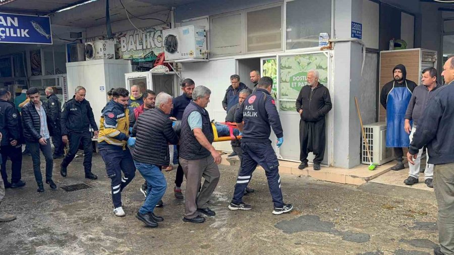 Temizlik Yaparken Gördüğü Deliği Kapatmak İçin Çıktığı Tavandan Düştü