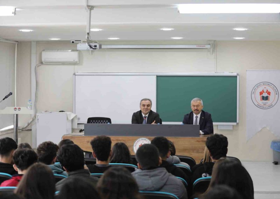 Rektör Prof. Dr. Altun, Talas Şehit Mahmut Yıldırım Anadolu Lisesi Öğrencileri İle Bir Araya Geldi