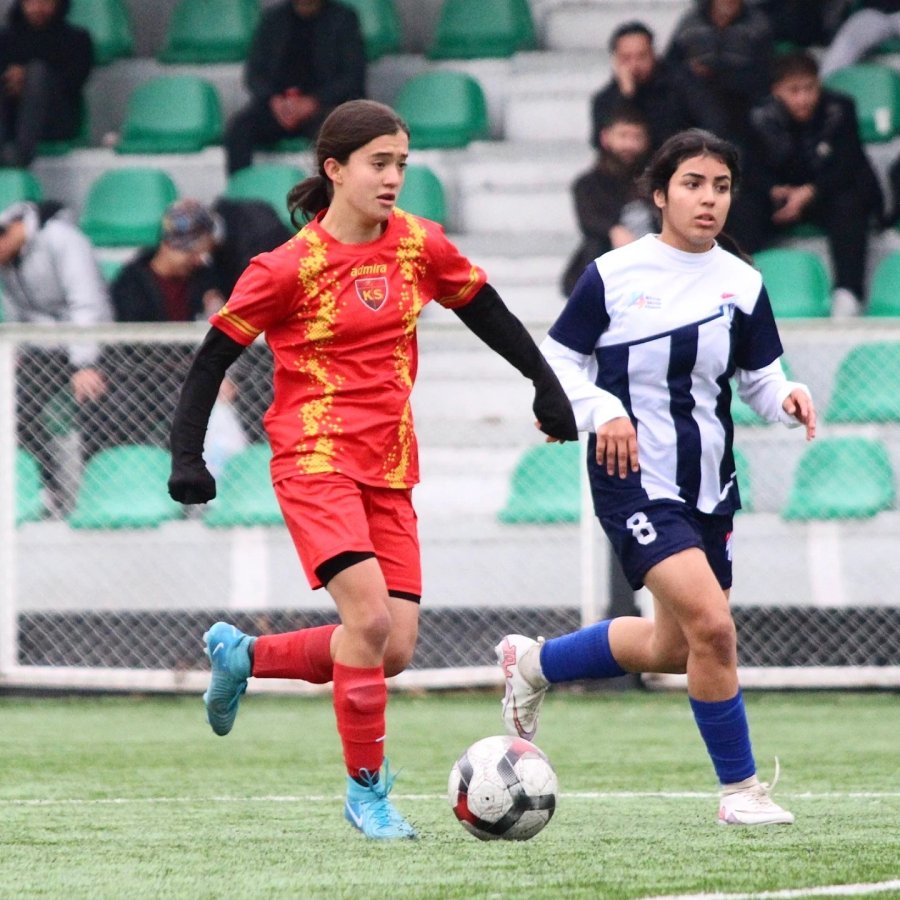 Kadınlar 1. Lig B Grubu: Kayseri Kadın Fk: 2 - Adana İdman Yurdu: 1