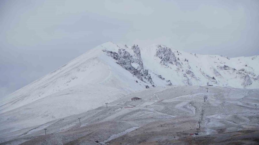 Erciyes’te İki Mevsim, Sarı Ve Beyaz Bir Arada