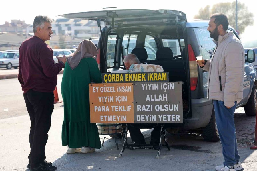 Bu Çorbadan İçenlerin Hesabı Sadece ’hayır Duası’