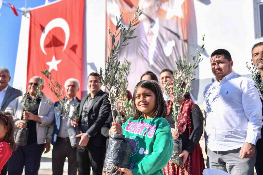 Mersin Büyükşehir Belediyesinden Üreticiye Destek