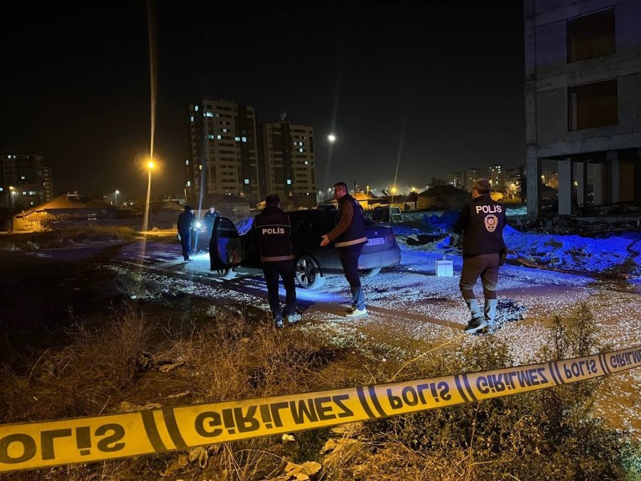 Kayseri’de Bir Şahıs Araç İçinde Silahla Vurulmuş Halde Bulundu