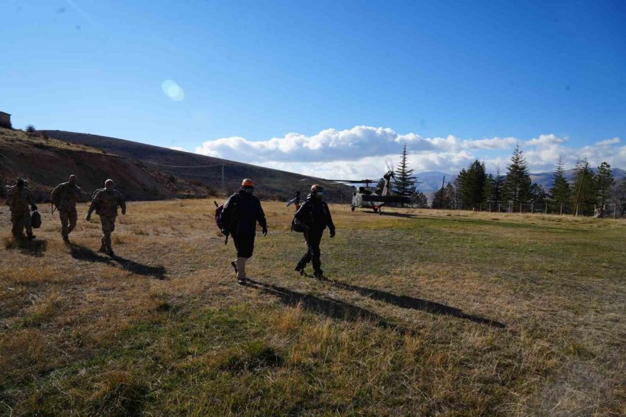 Aladağlar’da Kaybolan Dağcı İki Kız Kardeşi Bulmak İçin Yapılan Çalışmalara Yarın Devam Edilecek