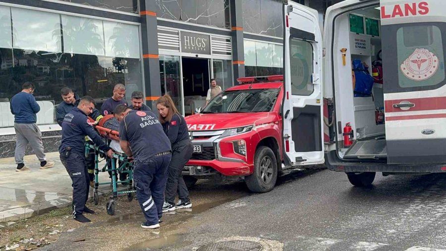 Asansör Boşluğuna Düşen 60 Yaşındaki Kadın Ağır Yaralandı