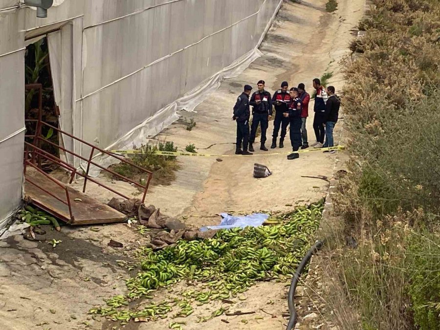 Muz Serasında Raylı Sisteme Ait Kasanın Halatı Koptu, Ortalık Savaş Alanına Döndü: 2 Ölü, 2 Yaralı