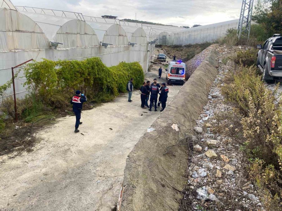 Muz Serasında Raylı Sisteme Ait Kasanın Halatı Koptu, Ortalık Savaş Alanına Döndü: 2 Ölü, 2 Yaralı