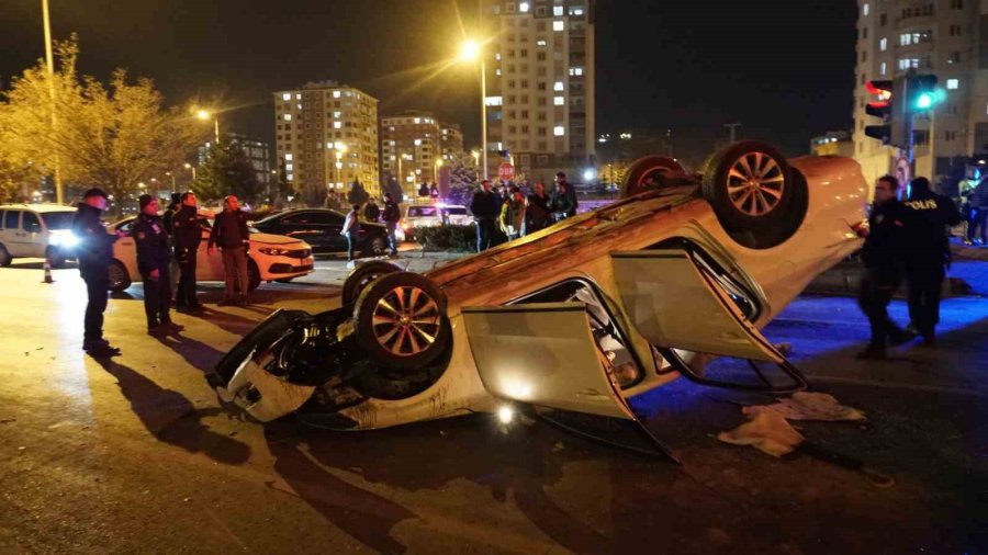 Takla Atan Otomobilinin Kapıları Zarar Görmesin Diye Vinç Getirtti