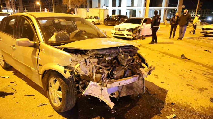 Şoka Giren Sürücü Önce Bayıldı, Ayılıp Ağladı, Sonra Da Sarıldı