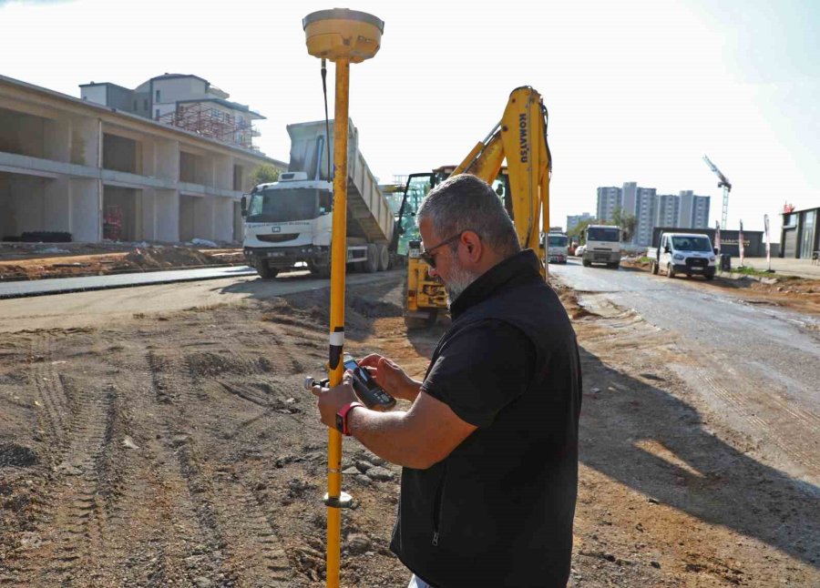 Aksu’da Altyapı Ve Üstyapı Yenileniyor