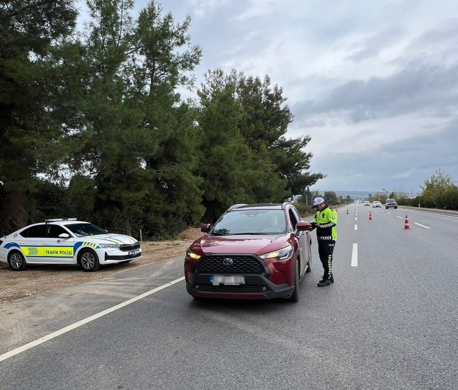 Antalya’da 1 Haftada 16 Bin Araç Sürücüsüne Ceza Uygulandı