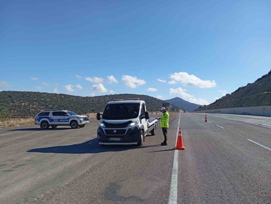 Antalya’da 1 Haftada 16 Bin Araç Sürücüsüne Ceza Uygulandı