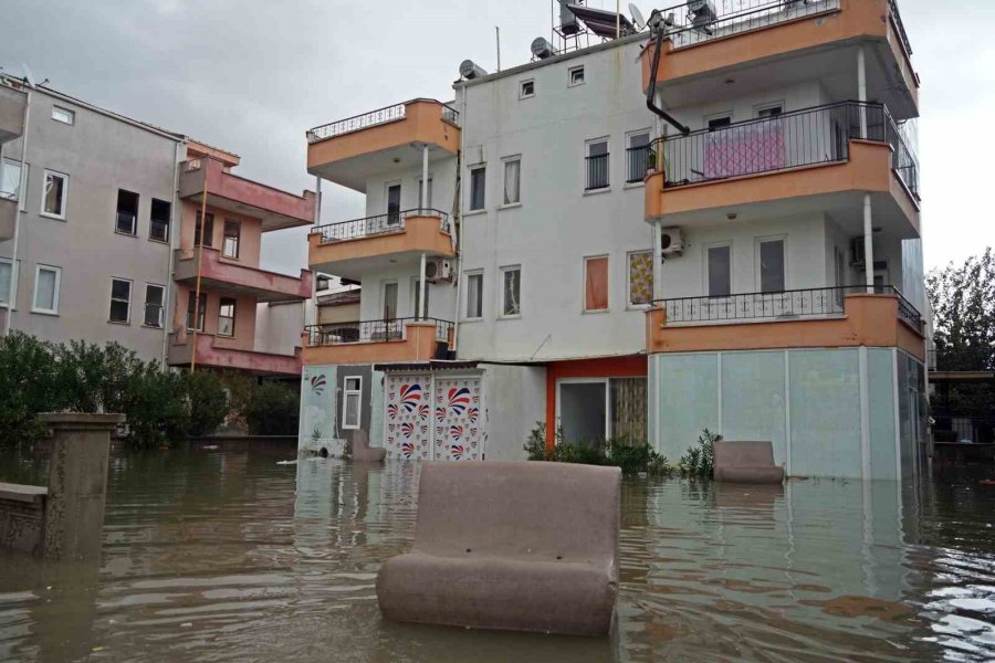 Antalya’da Ünlü Turizm Merkezi Sular Altında