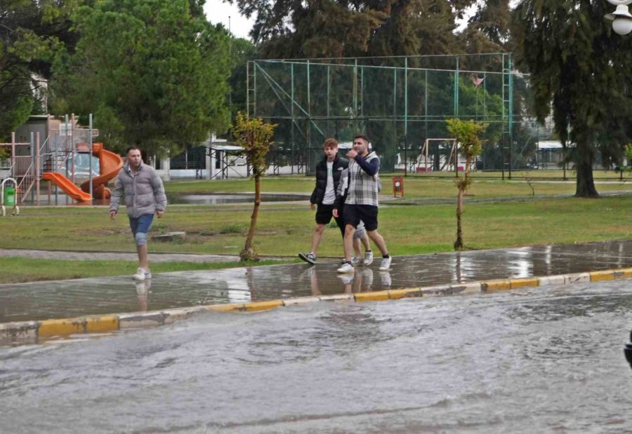 Antalya’da Ünlü Turizm Merkezi Sular Altında