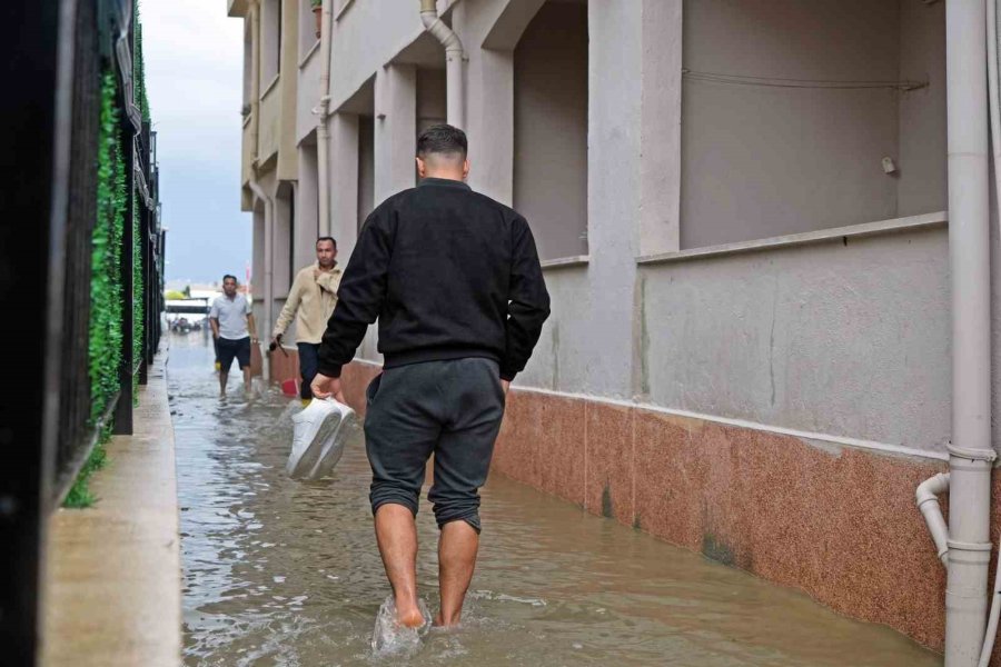 Antalya’da Ünlü Turizm Merkezi Sular Altında