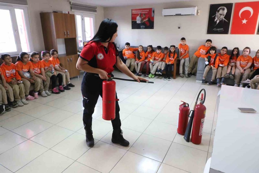 Mersin İtfaiye Teşkilatı Öğrencileri Ağırladı