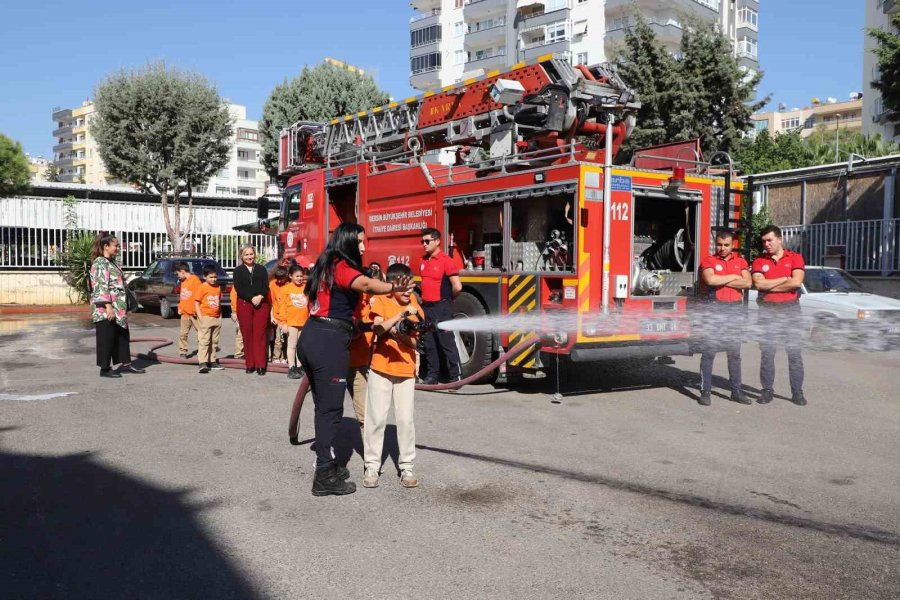 Mersin İtfaiye Teşkilatı Öğrencileri Ağırladı