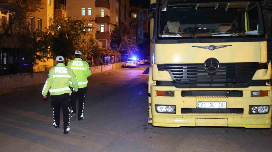 Aksaray’da Şehir İçine Park Eden Tır Ve Otobüslere Ceza