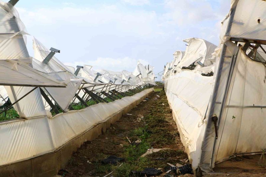 Antalya Büyükşehir, Afet Bölgesinde İncelemelerde Bulunup Yardım Eli Uzattı