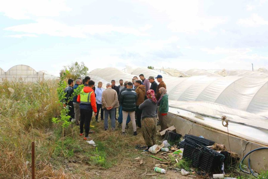 Antalya Büyükşehir, Afet Bölgesinde İncelemelerde Bulunup Yardım Eli Uzattı