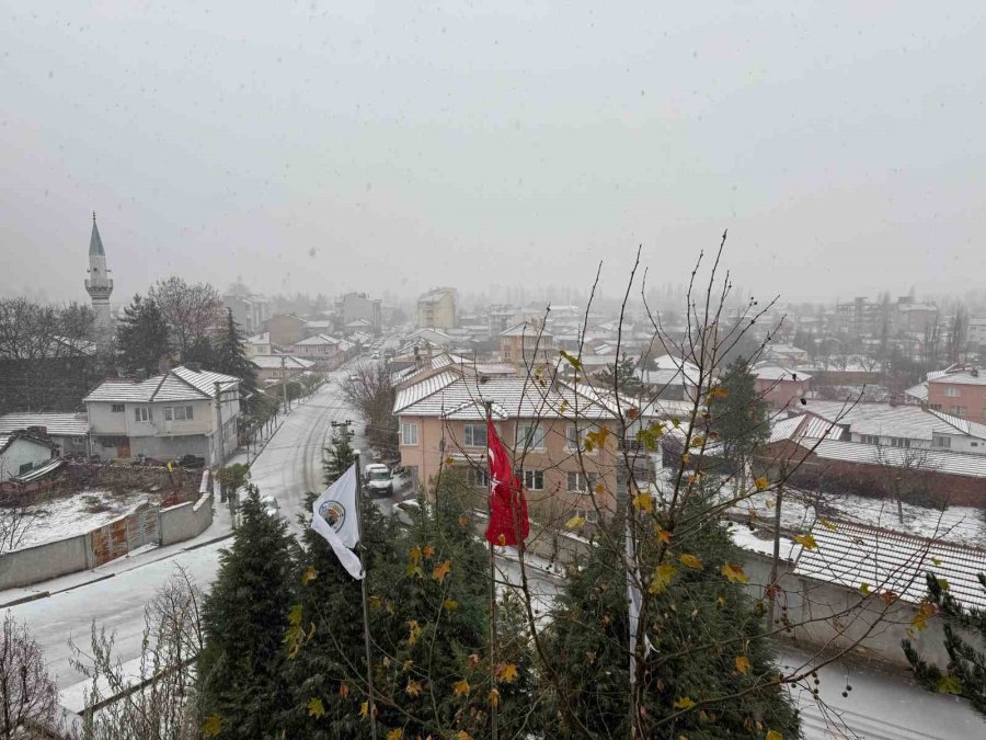 Eskişehir’de Kış Mevsiminin İlk Kar Yağışı Başladı