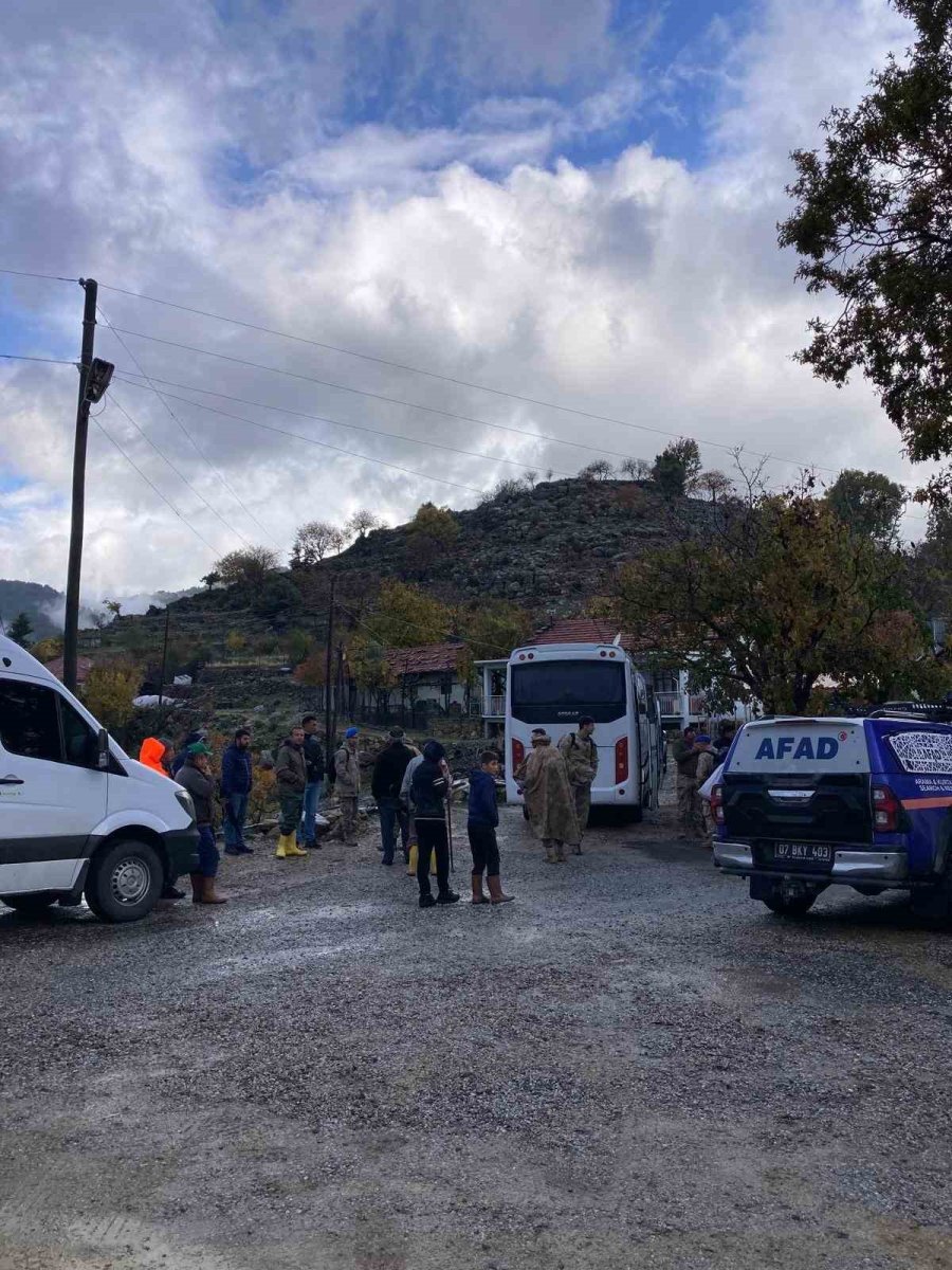 Mantar Toplamak İçin Çıkıp Bitkin Halde Bulunan Yaşlı Adam Hastanede Hayatını Kaybetti