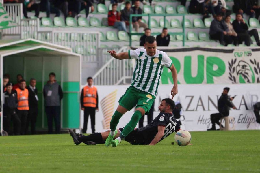 Serikspor Zorlu Maçta Rakibini Yendi