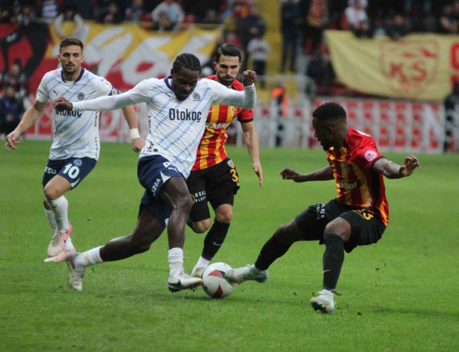 Trendyol Süper Lig: Kayserispor: 2 - Fenerbahçe: 6 (maç Sonucu)